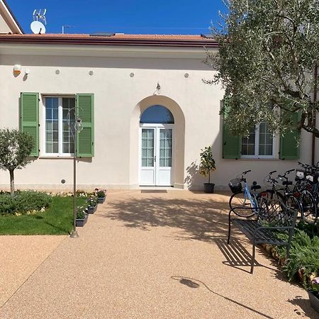 Villino Micol Camere A Due Passi Dal Mare Marina Di Carrara Ngoại thất bức ảnh