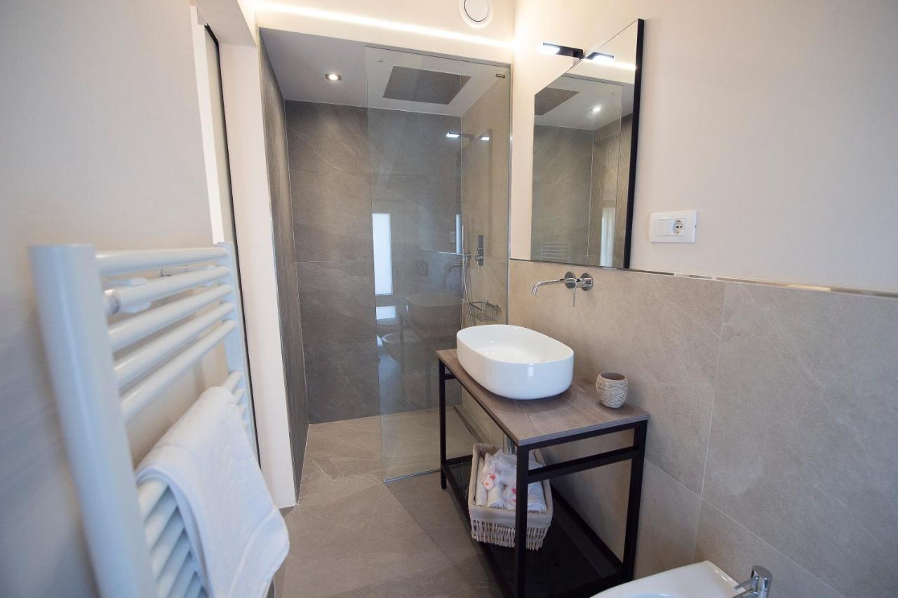 Villino Micol Camere A Due Passi Dal Mare Marina Di Carrara Ngoại thất bức ảnh