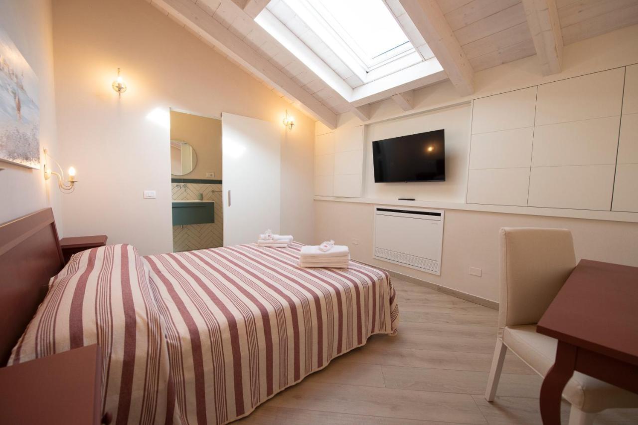 Villino Micol Camere A Due Passi Dal Mare Marina Di Carrara Ngoại thất bức ảnh