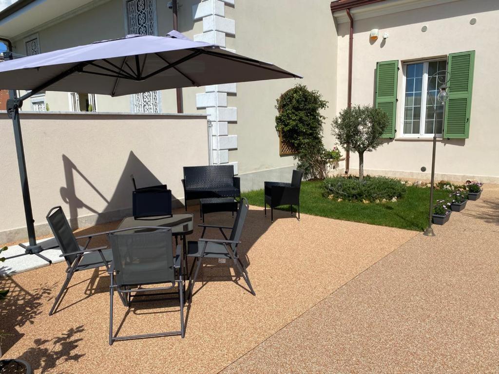 Villino Micol Camere A Due Passi Dal Mare Marina Di Carrara Ngoại thất bức ảnh
