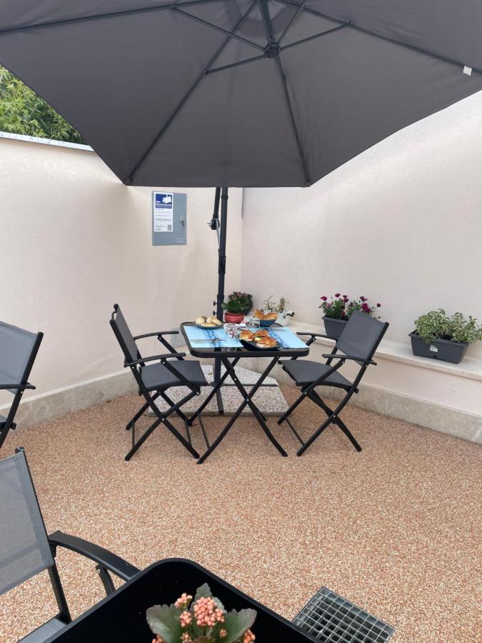 Villino Micol Camere A Due Passi Dal Mare Marina Di Carrara Ngoại thất bức ảnh