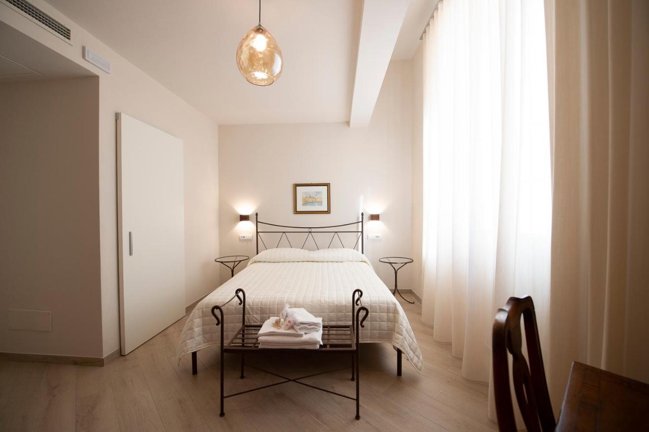 Villino Micol Camere A Due Passi Dal Mare Marina Di Carrara Ngoại thất bức ảnh